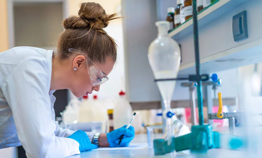 آشنایی با آزمایش‌های پاراکلینیکی در معاینات بدو استخدام در شرکت آریا پژوهان غرب