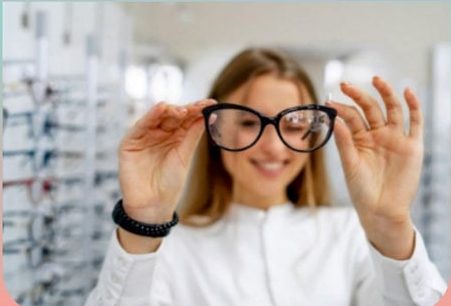 اپتومتری صنعتی برای کارکنان کارخانه‌ها در مرکز تخصصی طب کار در ستارخان