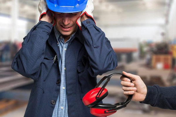 پیشگیری از کم شنوایی ناشی از صدا در محیط‌های کاری